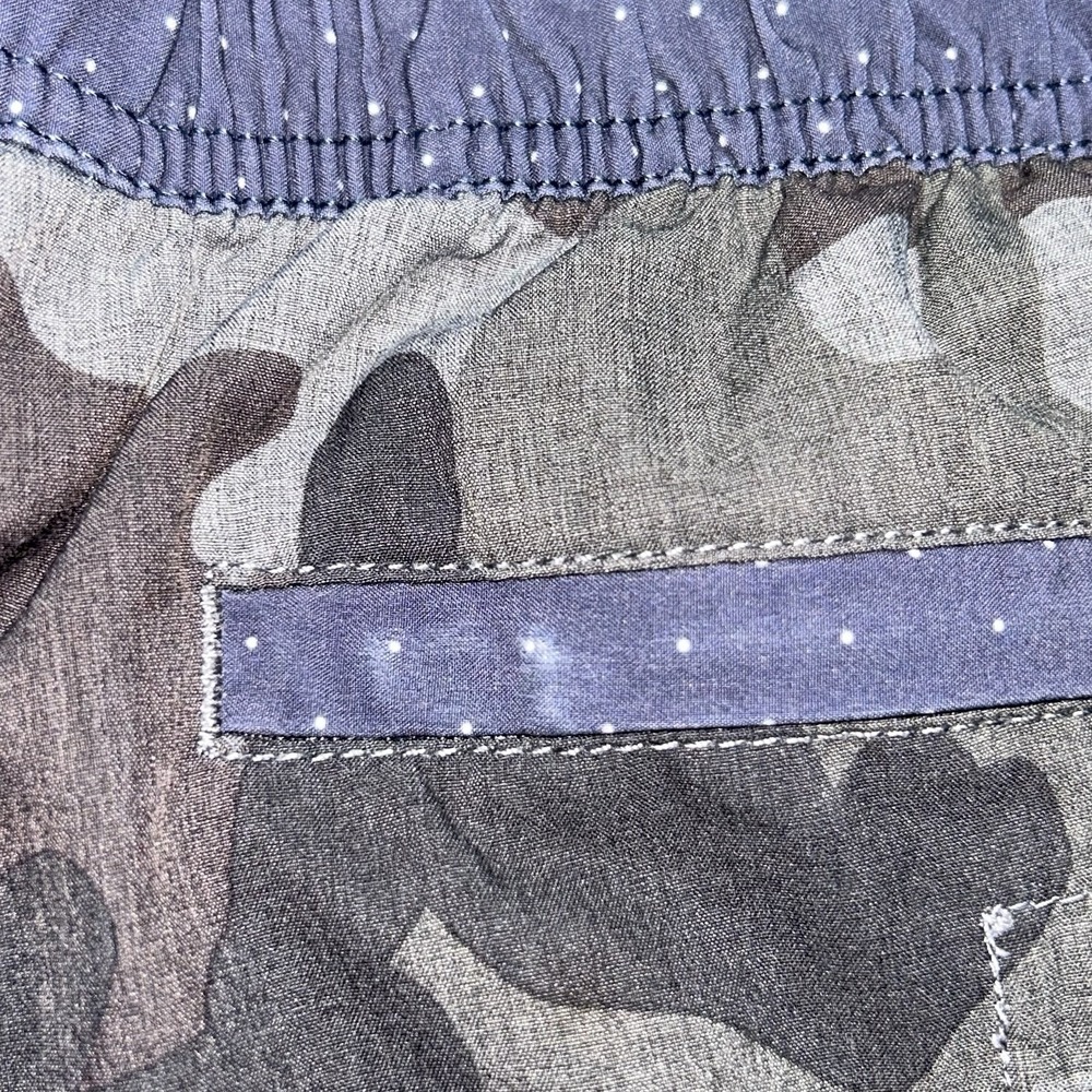 Vuori Banks Shorts Mens Medium Camo Athletic Performance Drawstring 7" Inseam - Picture 9 of 13